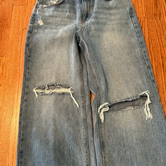 Pull&Bear Boyfriend Jeans, Distressed and Ripped Detail, High Waist, Size 4 / 25 - Picture 6 of 15